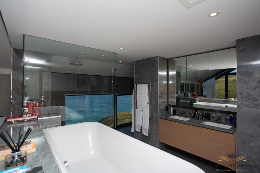 4 Bedroom Property for Sale in Herolds Bay Western Cape